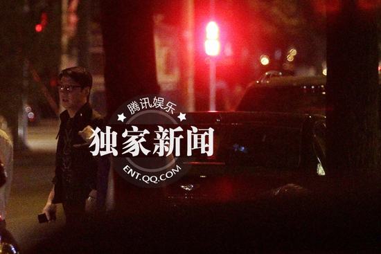 黎明與愛(ài)徒李治廷喝醉 北京千萬(wàn)元?jiǎng)e墅首曝光