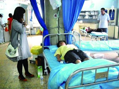 女子割腕被救又跳海父親不管 好心人送衣送飯 女子割腕被救又跳海父親不管 好心人送衣送飯