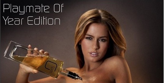 德酒商推奶香烈酒 每滴流過女模裸胸才裝瓶 德酒商推奶香烈酒 每滴流過女模裸胸才裝瓶