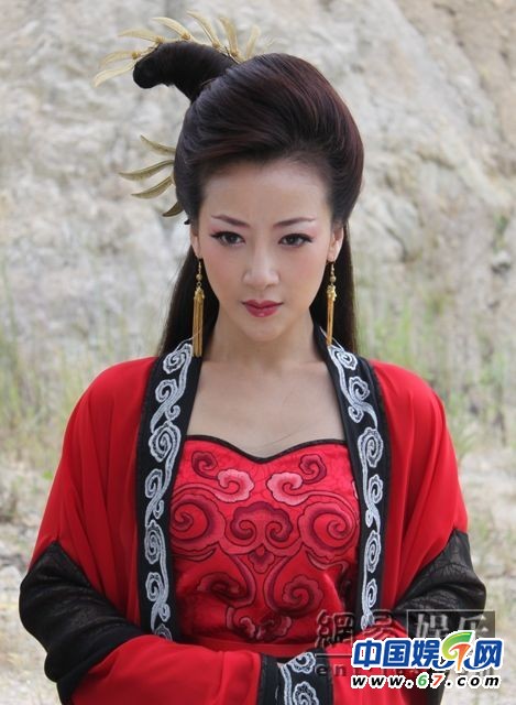 楊冪劉詩(shī)詩(shī)佟麗婭唐嫣 美艷大PK誰是古裝女神