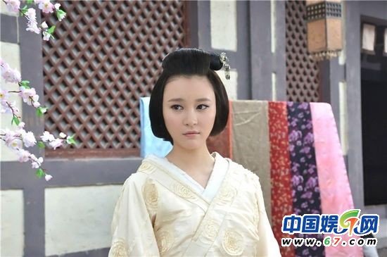 楊冪劉詩(shī)詩(shī)佟麗婭唐嫣 美艷大PK誰(shuí)是古裝女神