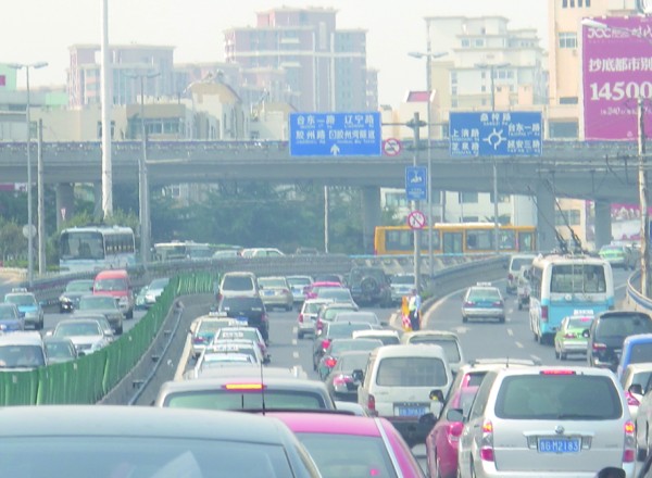 返程高峰今襲來 免費(fèi)走高速今晚12時(shí)結(jié)束