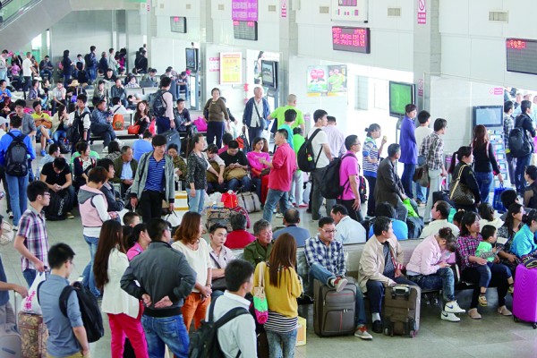 返程高峰今襲來 免費走高速今晚12時結束