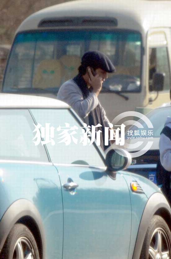 陳坤曬兒子訓(xùn)狗照 9歲優(yōu)優(yōu)側(cè)臉輪廓帥過老爸