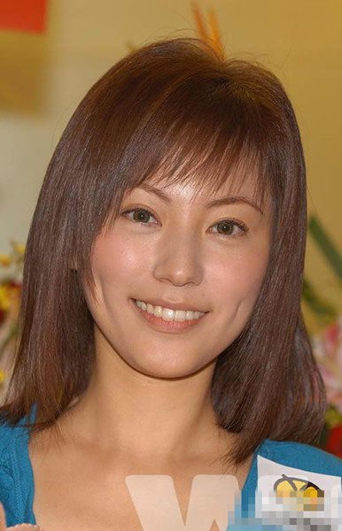 圖揭娛樂圈里毫無市場(chǎng)的女藝人 扶都扶不上墻