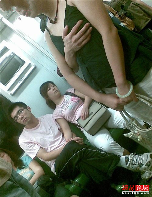 全國摸奶哥爆紅網絡