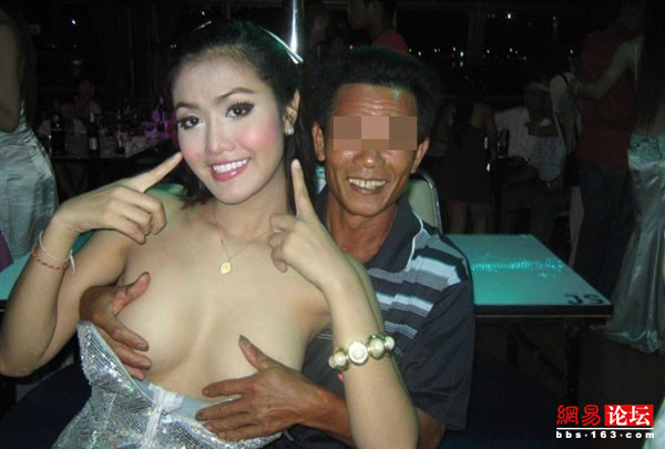 全國摸奶哥爆紅網(wǎng)絡(luò)