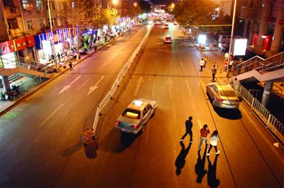 威海路地下將建人防工程 開(kāi)辟停車場(chǎng)