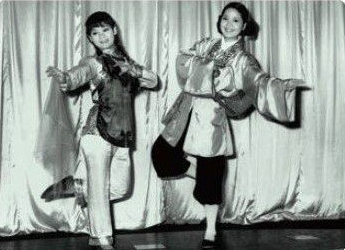 鄧麗君罕見私房照曝光 跳舞秀美腿下廚超清純