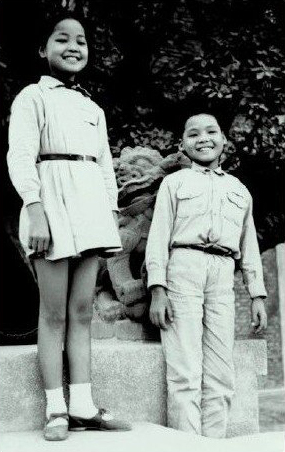 鄧麗君罕見(jiàn)私房照曝光 跳舞秀美腿下廚超清純