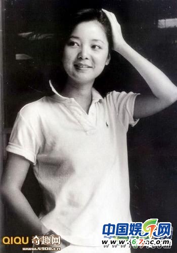 鄧麗君罕見私房照曝光 跳舞秀美腿下廚超清純