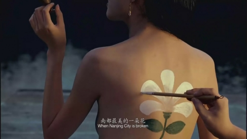 為藝術(shù)獻(xiàn)身女星 脫真的需要勇氣