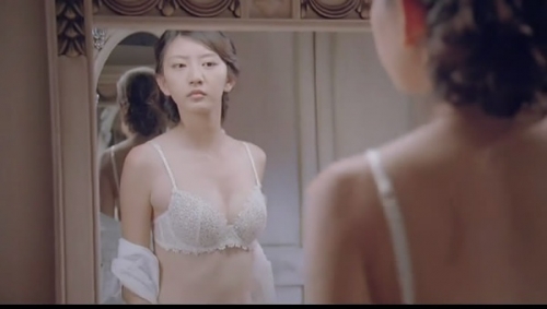 為藝術(shù)獻(xiàn)身女星 脫真的需要勇氣