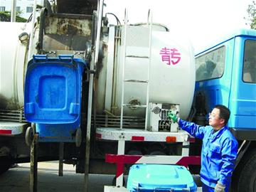 酒店賣泔水年賺20萬 高利潤(rùn)致地溝油回流