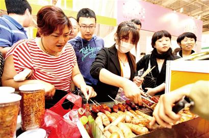 臺(tái)博會(huì)入賬4.5億美元 青島市民瘋狂掃貨