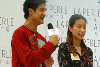 愛情佳話亮晶晶雙方現(xiàn)狀:一個(gè)超生一個(gè)嫁豪門