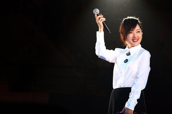 這些明星一笑就破功，囧死了