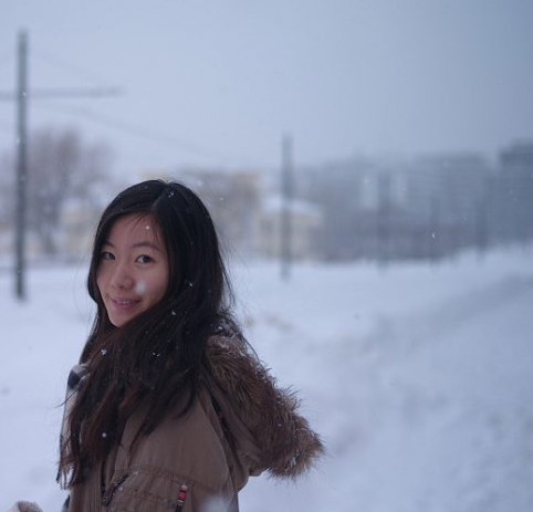 韓寒當(dāng)眾攬妻子金麗華肩頭親密無(wú)間 罕見(jiàn)溫馨