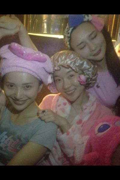 霍思燕睡衣浴照賣(mài)萌