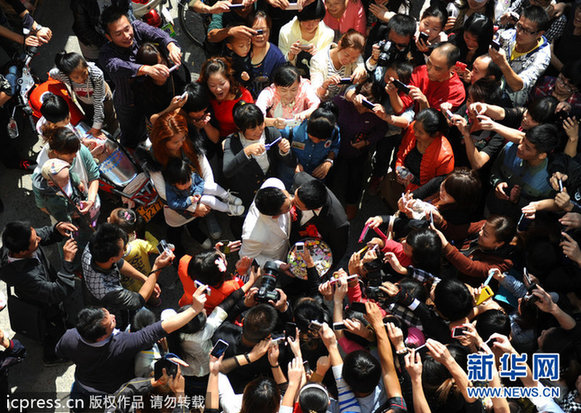 福建首對男同公開結婚