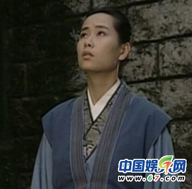 《新白娘子傳奇》經(jīng)典穿幫照:小青笑場傷不起