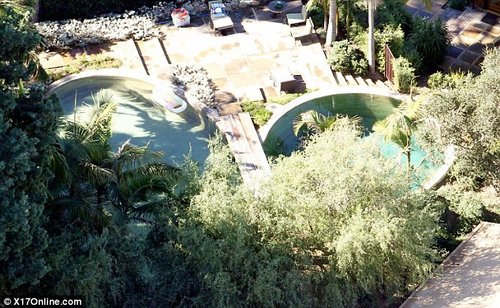 朱莉皮特豪宅航拍圖曝光 造價(jià)千萬(wàn)堪比宮殿