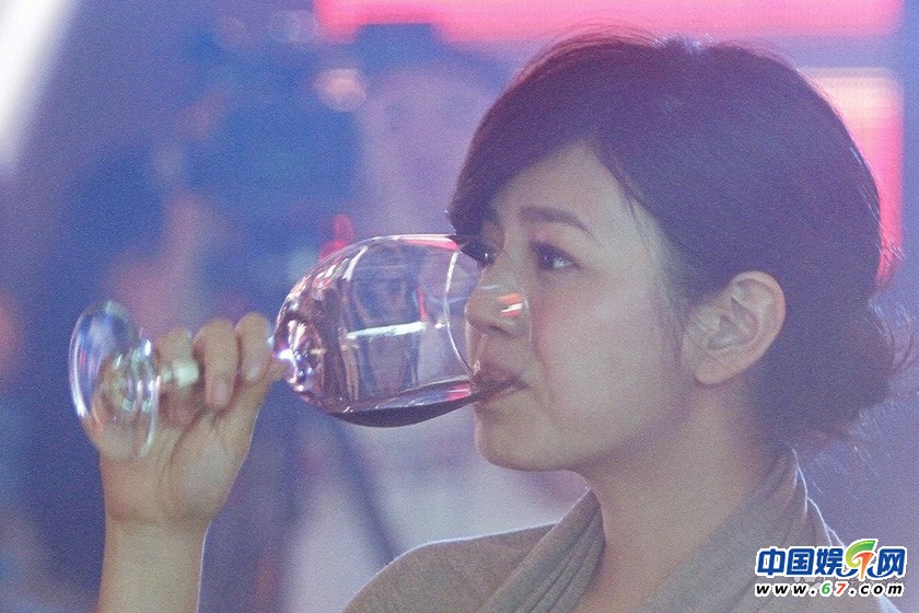 張國立抽雪茄老板范兒十足 葛優(yōu)陳妍希豪飲大High