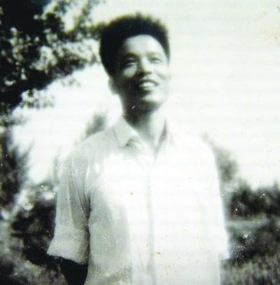 父親插隊(duì)時的照片，精神煥發(fā)