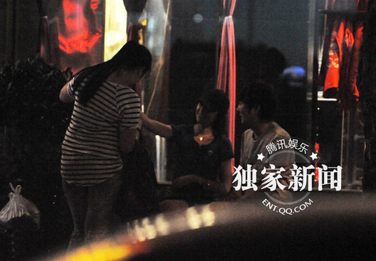 董潔與'小三'王大治吃飯照曝光 未有親密舉動(dòng)