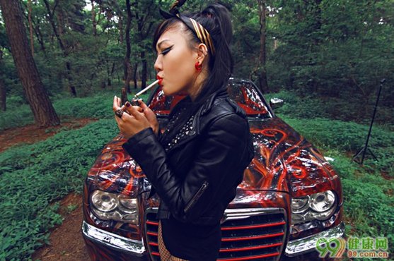 吳莫愁否認(rèn)與哈林談戀愛