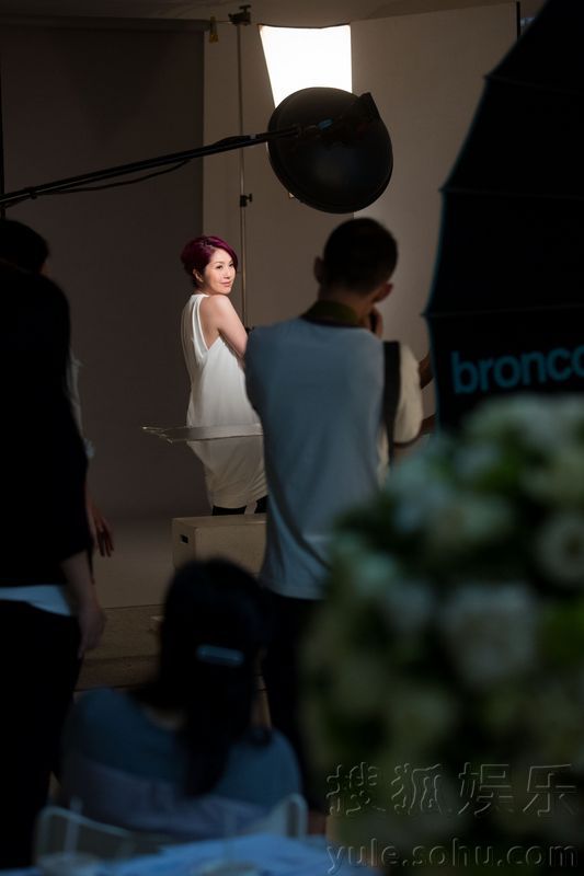 楊千嬅產(chǎn)后復(fù)出