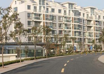 水青木華業(yè)主摸黑爬樓一年 因公共電費收不齊