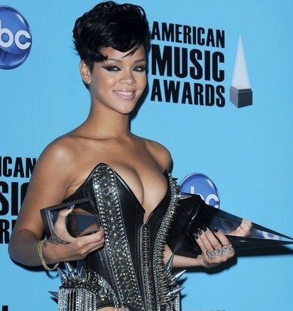 國內外明星雷人“妖裝”盤點 囧