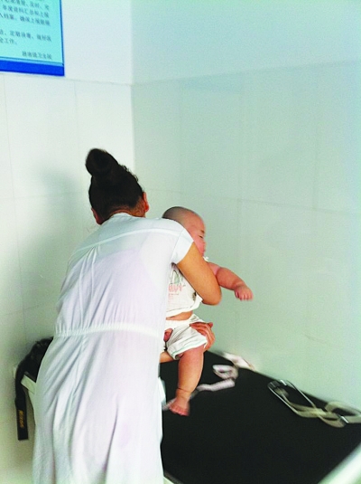 怕打針寶寶走紅家長拒廣告 網(wǎng)友提結(jié)娃娃親