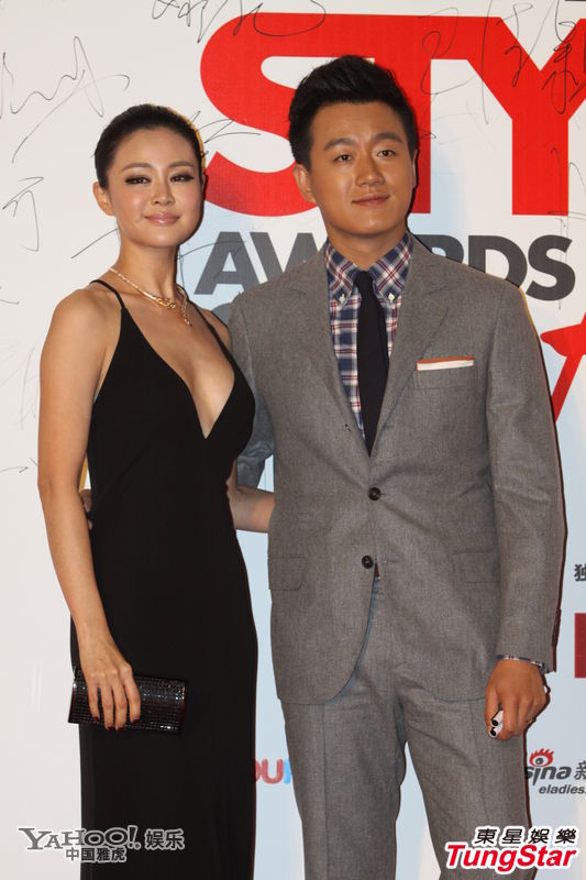 眾女星時(shí)尚盛典斗艷 孫儷楊冪白裙保守關(guān)悅秀豪乳