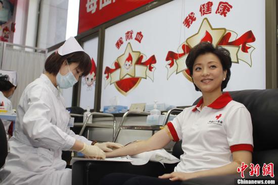 楊瀾回應(yīng)質(zhì)疑稱未入美國(guó)國(guó)籍 自曝當(dāng)年艱辛事