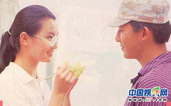 張曼玉暴瘦與舊愛(ài)露點(diǎn)戲水照曝光