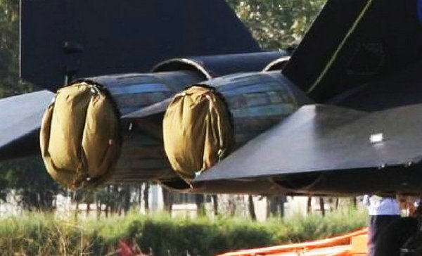 資料圖：AMF五代戰(zhàn)機(jī)發(fā)動(dòng)機(jī)特寫(xiě)。