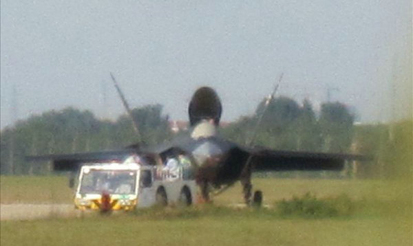 資料圖：西方媒體轉(zhuǎn)發(fā)的中國(guó)新隱形戰(zhàn)機(jī)網(wǎng)絡(luò)圖片。