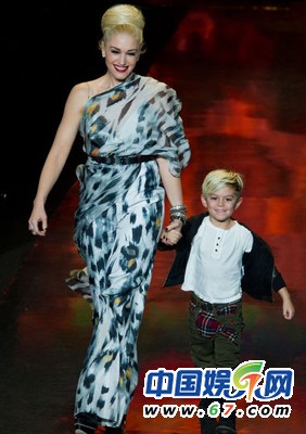 時(shí)裝周小超模萌翻眾人