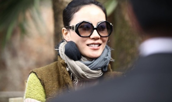 王菲李亞鵬高調(diào)亮相秀恩愛(ài) 個(gè)性天后變小女人