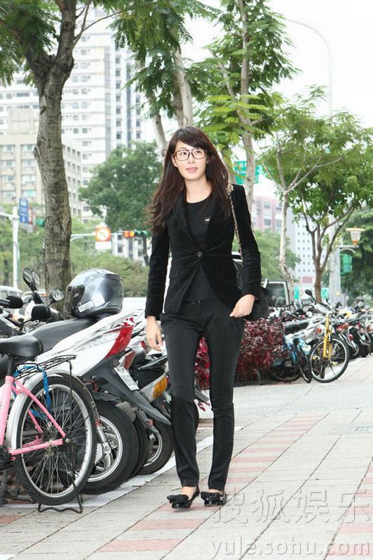 大S小S父親病逝追悼會(huì)舉行 汪小菲許雅鈞到場(chǎng)悼念