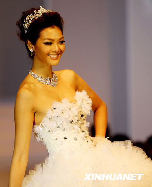 百位當(dāng)紅女星陪客價格曝光