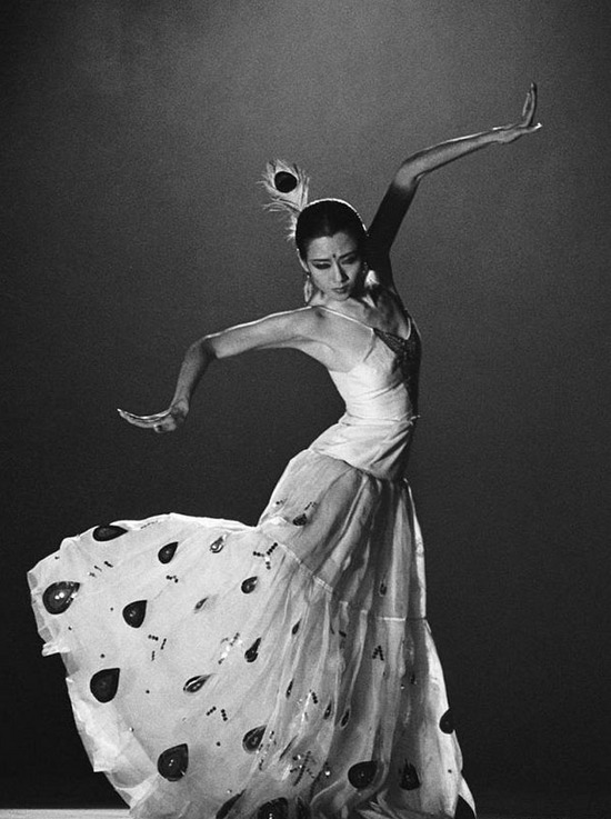 逆天生長(zhǎng)的孔雀仙子楊麗萍 歲月太不公平了