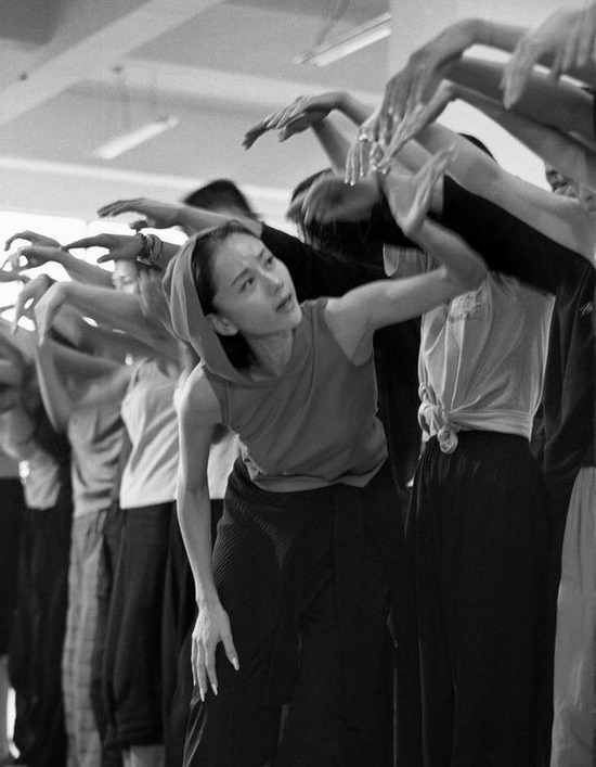 逆天生長(zhǎng)的孔雀仙子楊麗萍 歲月太不公平了