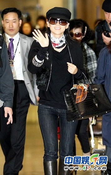 女星真實(shí)街拍暴露品味