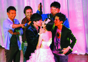 《快樂大本營》風雨15年揭秘 李湘“7年之癢”謝娜三進三出