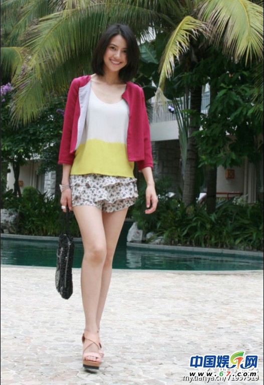 高圓圓海量街拍穿搭私照 網(wǎng)友：太有范兒了！