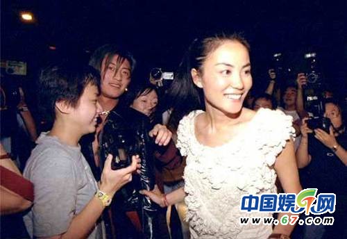 王菲消瘦現(xiàn)身密會陳家瑛 與謝霆鋒分手原因首曝光