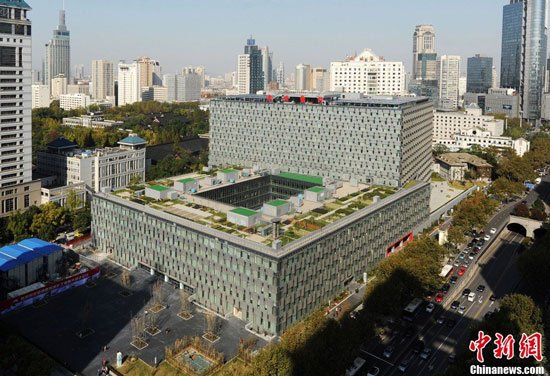 南京鼓樓醫(yī)院新樓帶停機坪 網(wǎng)友稱不如降藥費